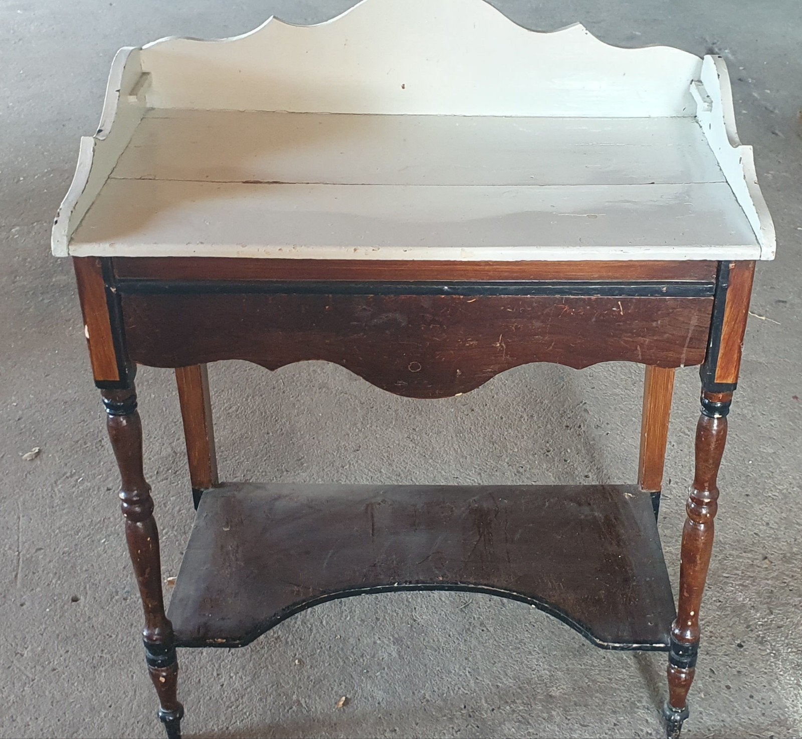 brocante was tafeltje, Ophalen