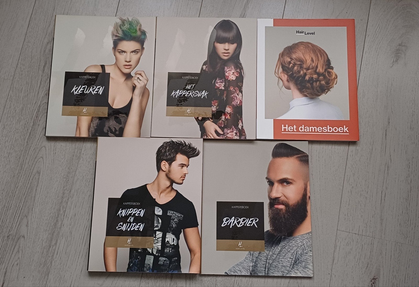 Kappers opleiding boeken, Ophalen of Verzenden, Zo goed als nieuw, MBO