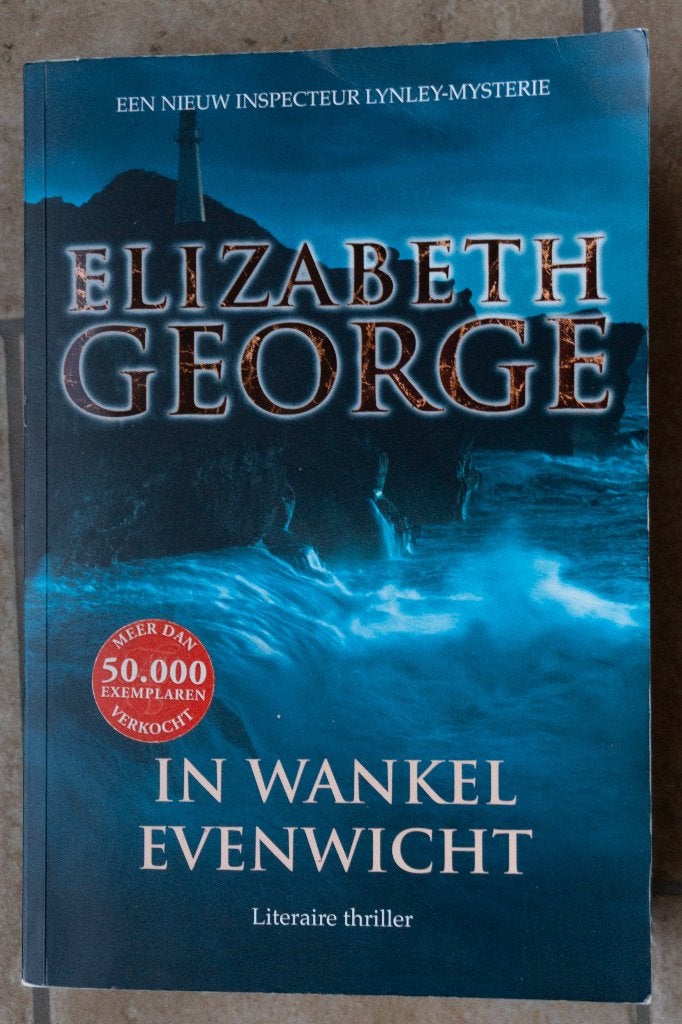 boek Elisabeth George: In wankel evenwicht, Ophalen of Verzenden, Gelezen, Elizabeth George