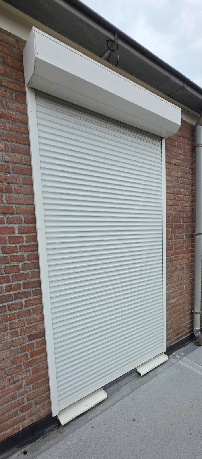Elektrisch rolluik - Wit, Doe-het-zelf en Verbouw, Ophalen, Gebruikt, 100 tot 150 cm, 200 cm of meer