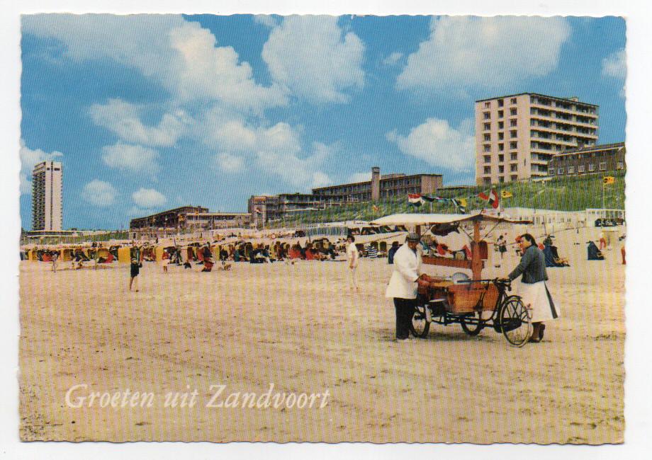Groeten uit Zandvoort met oude bakfiets op het strand, Verzamelen, Ophalen, 1960 tot 1980, Ongelopen, Noord-Holland