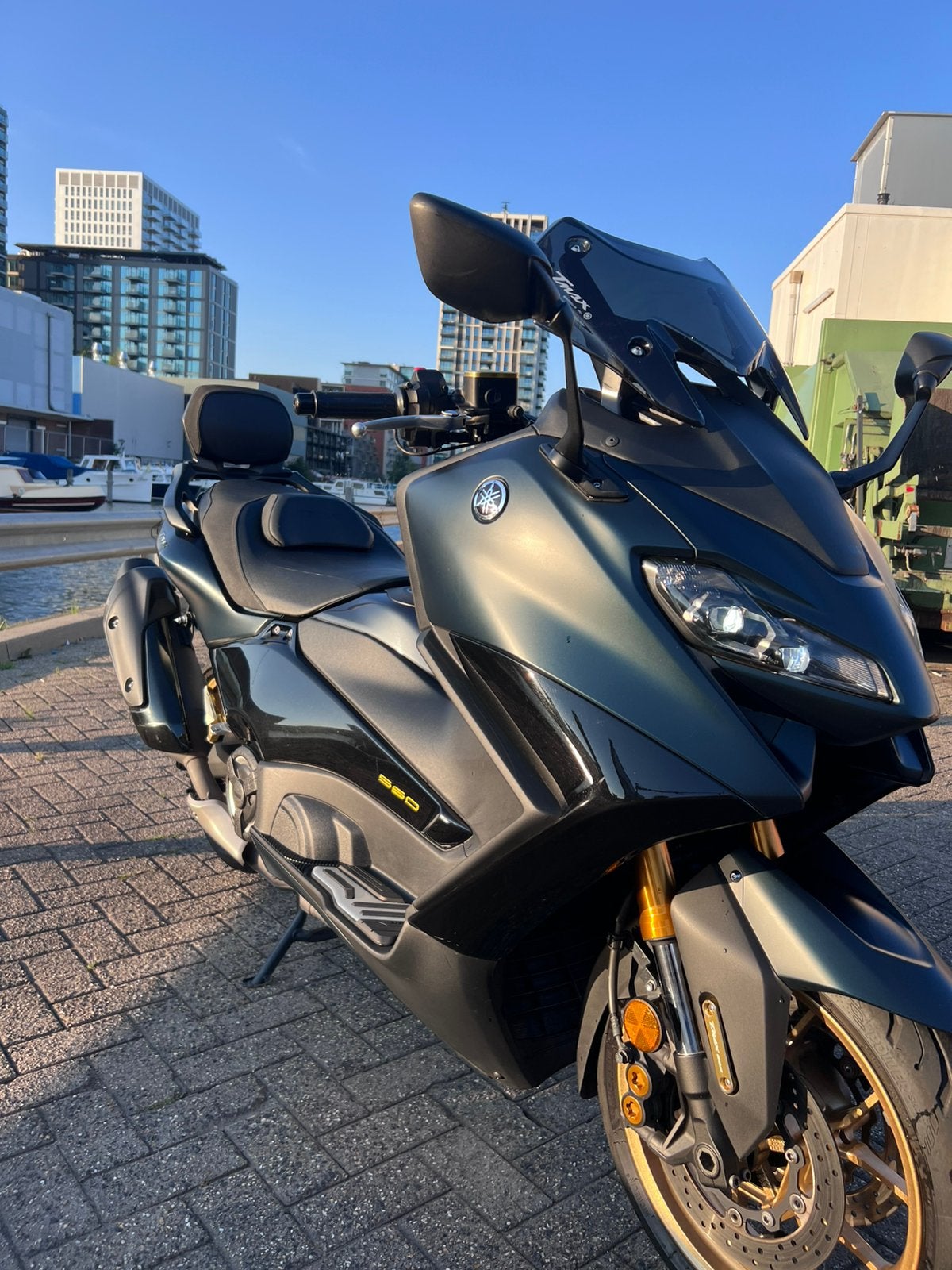 Yamaha TMAX 560 Tech Max Vol Poloni Eerste eigenaar, Ophalen, Overige modellen, Zo goed als nieuw, Benzine