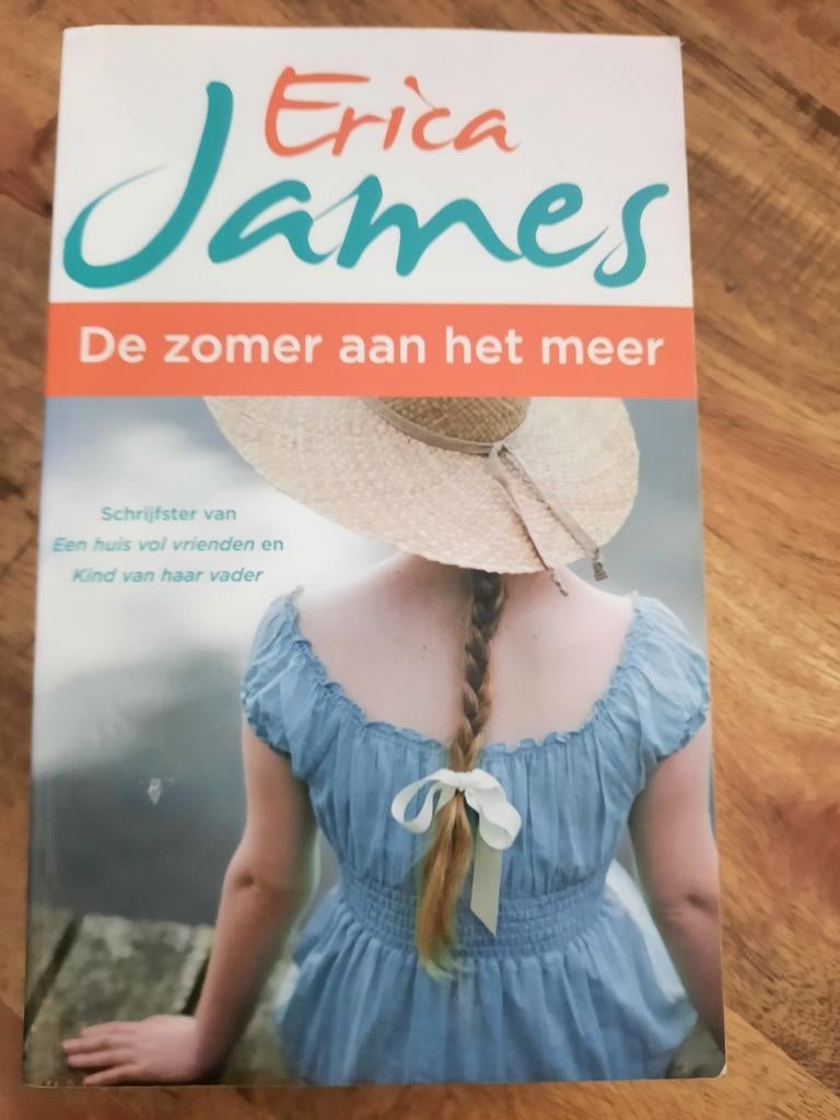 Erica James - De zomer aan het meer, Ophalen of Verzenden, Zo goed als nieuw, Erica James