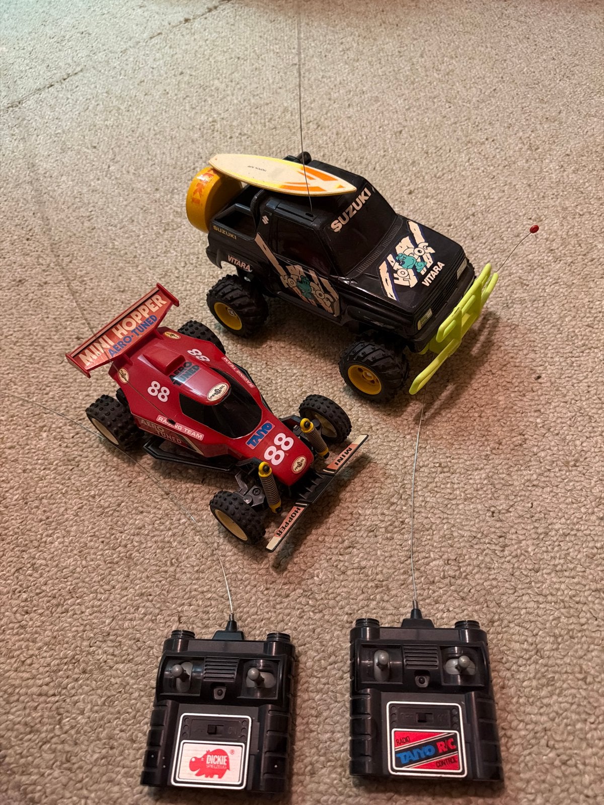 Vintage RC Auto's: TAIYO Mini Hopper & SUZUKI Vitara, Elektro, Gebruikt, Auto offroad, Ophalen of Verzenden