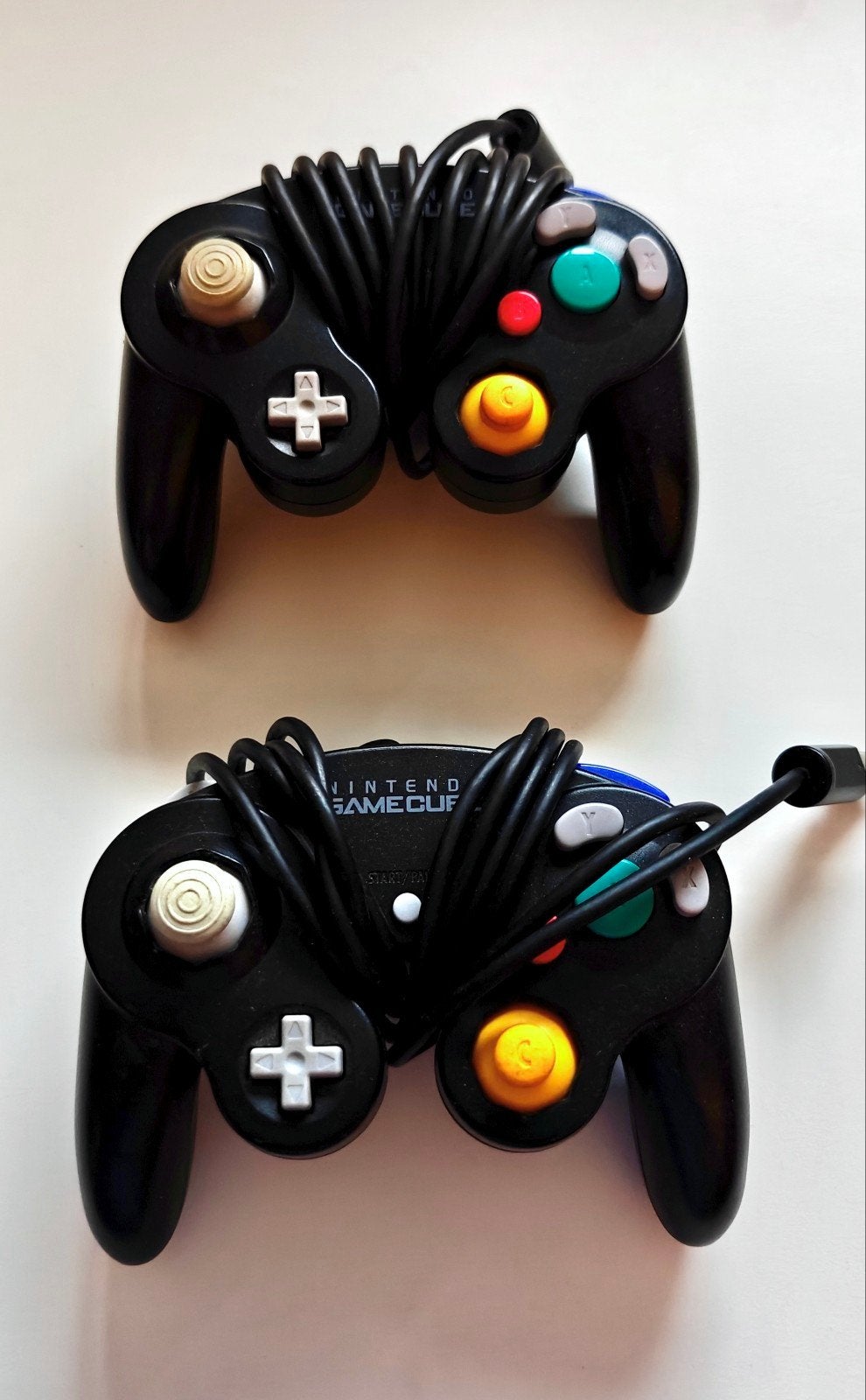 2x Nintendo GameCube Controllers - Zwart, Spelcomputers en Games, Ophalen of Verzenden, Gebruikt, Zwart, Met 2 controllers