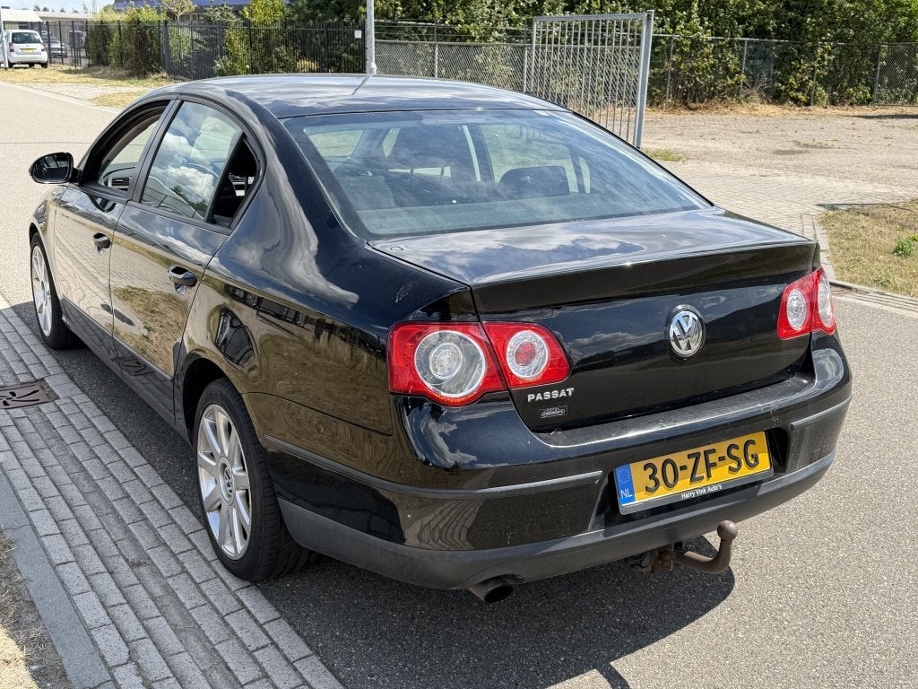 Volkswagen Passat 1.6 Businessline| 2008| AIRCO| LM| ADVERTE, Auto's, Stof, 4 cilinders, 700 kg, Zwart