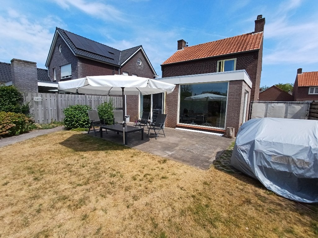 Vrijstaande woning te koop in Reusel, Ophalen