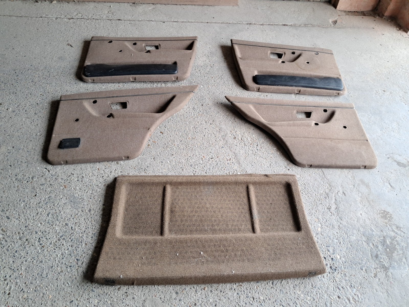 Golf mk2 deurpanelen en hoedenplank bruin., Auto-onderdelen, Interieur en Bekleding, Ophalen, Gebruikt, Oldtimer onderdelen