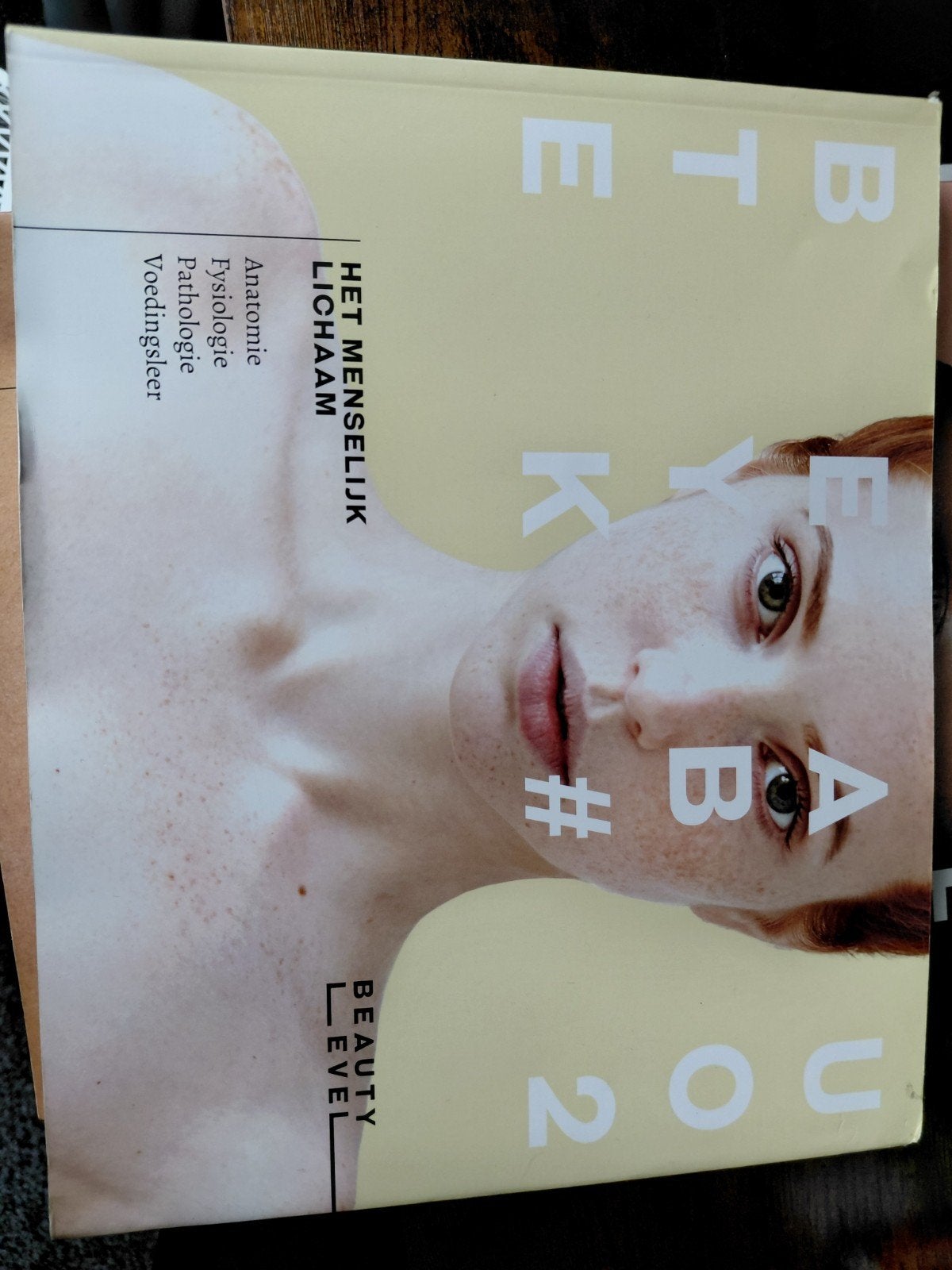 Beauty Level 2: Het Menselijk Lichaam - Anatomie Fysiologie, Visavi, Ophalen of Verzenden, Zo goed als nieuw, MBO