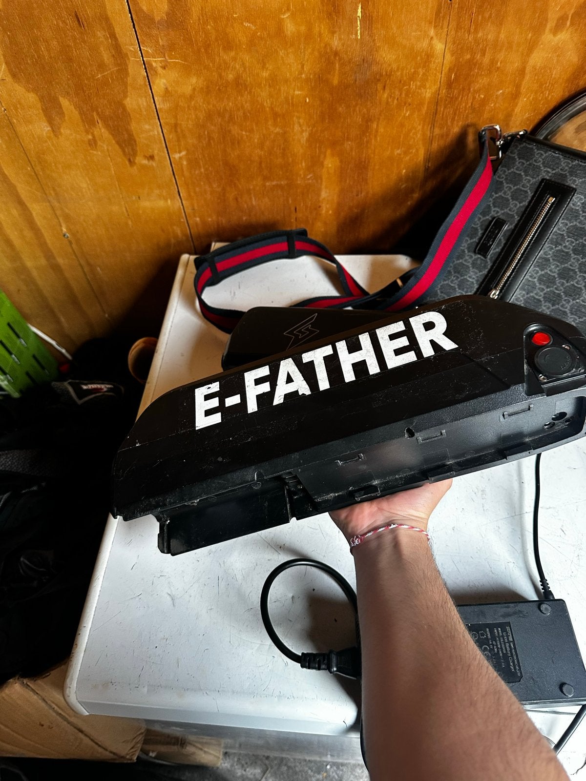 E-Father V8 accu te koop, Ophalen of Verzenden, Gebruikt