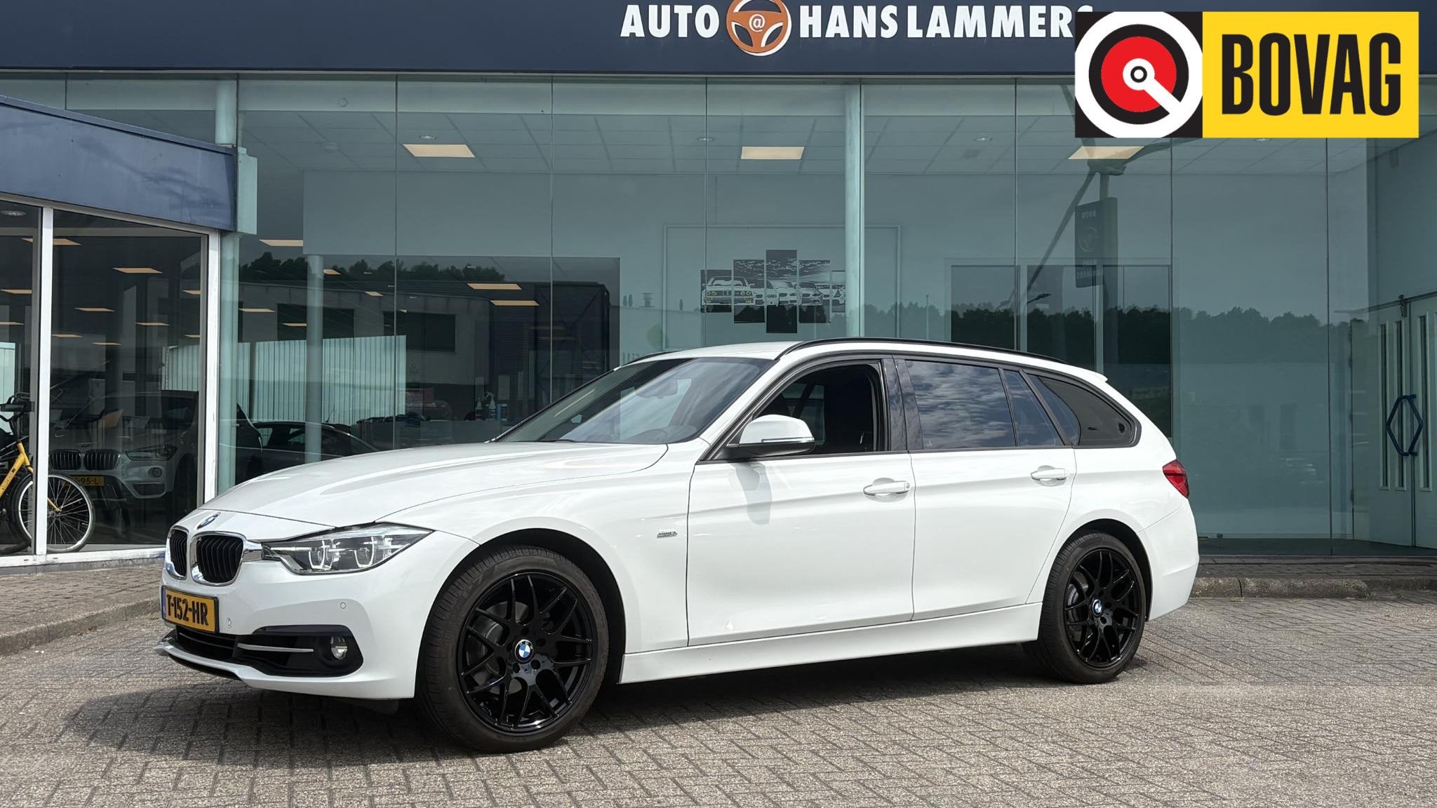 BMW 3-serie Touring 320i xDrive High Executive, Auto's, BMW, Automaat, Stof, 4 cilinders, Wit
