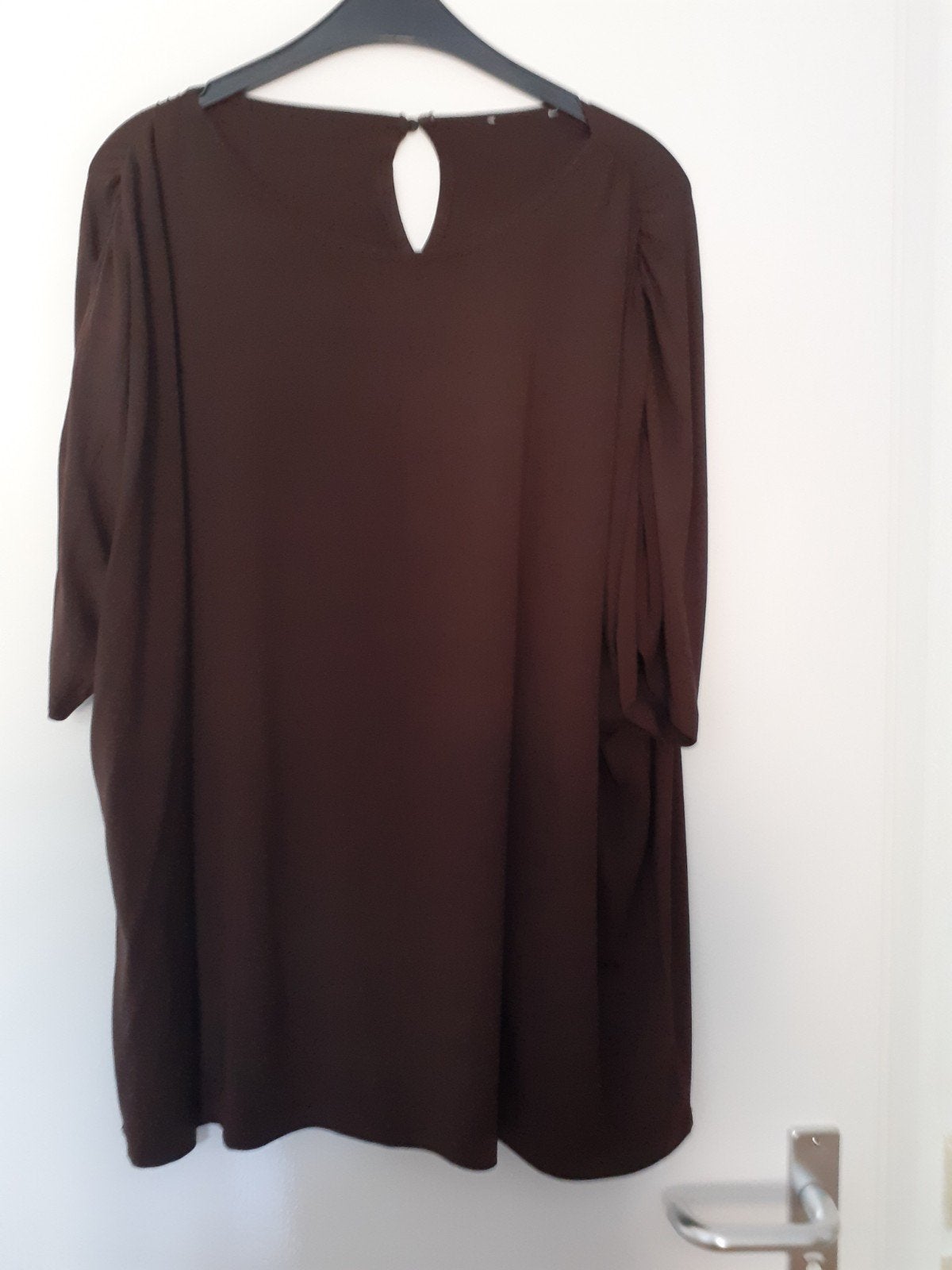 nieuw donkerbruin T shirt maat 48, Ophalen of Verzenden, Nieuw, Bruin, Shirt of Top