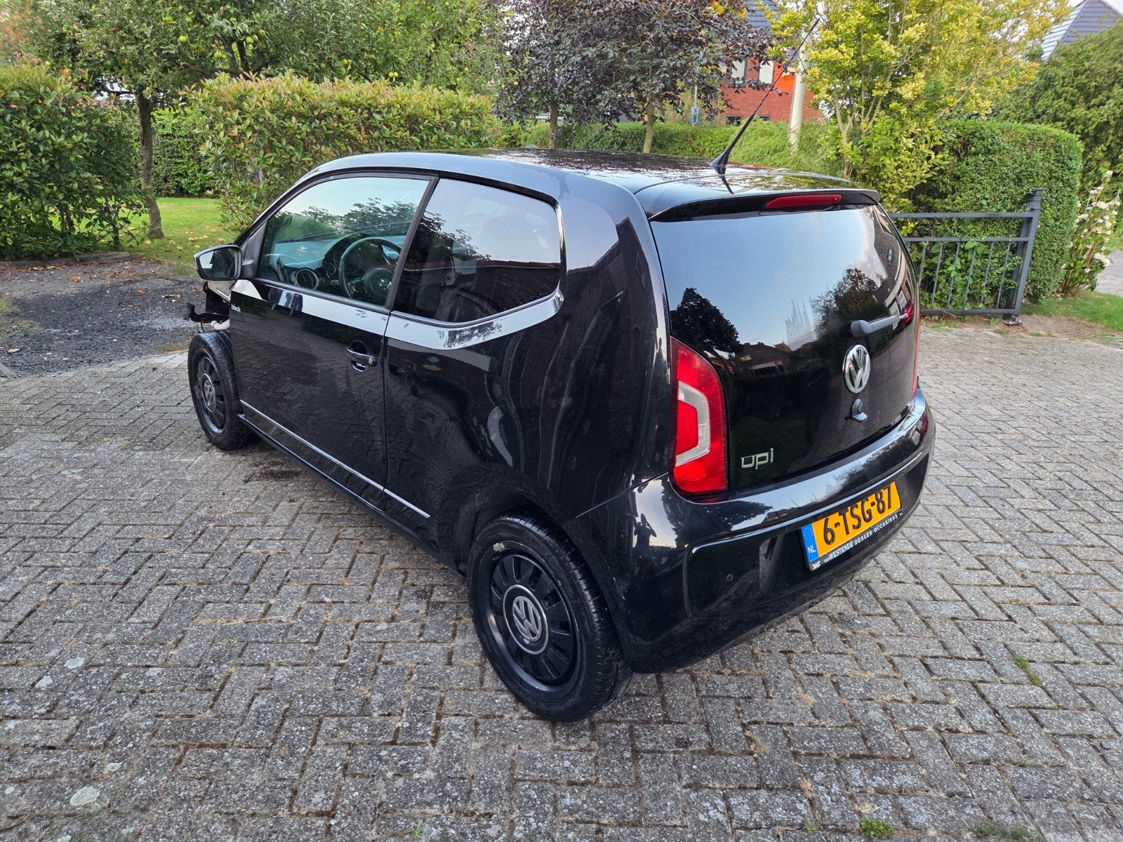 VW Up Black - Frontschade, 151.000 km, onderdelen/opma, Auto diversen, Schadeauto's, Volkswagen, Benzine, Zwart, Ophalen