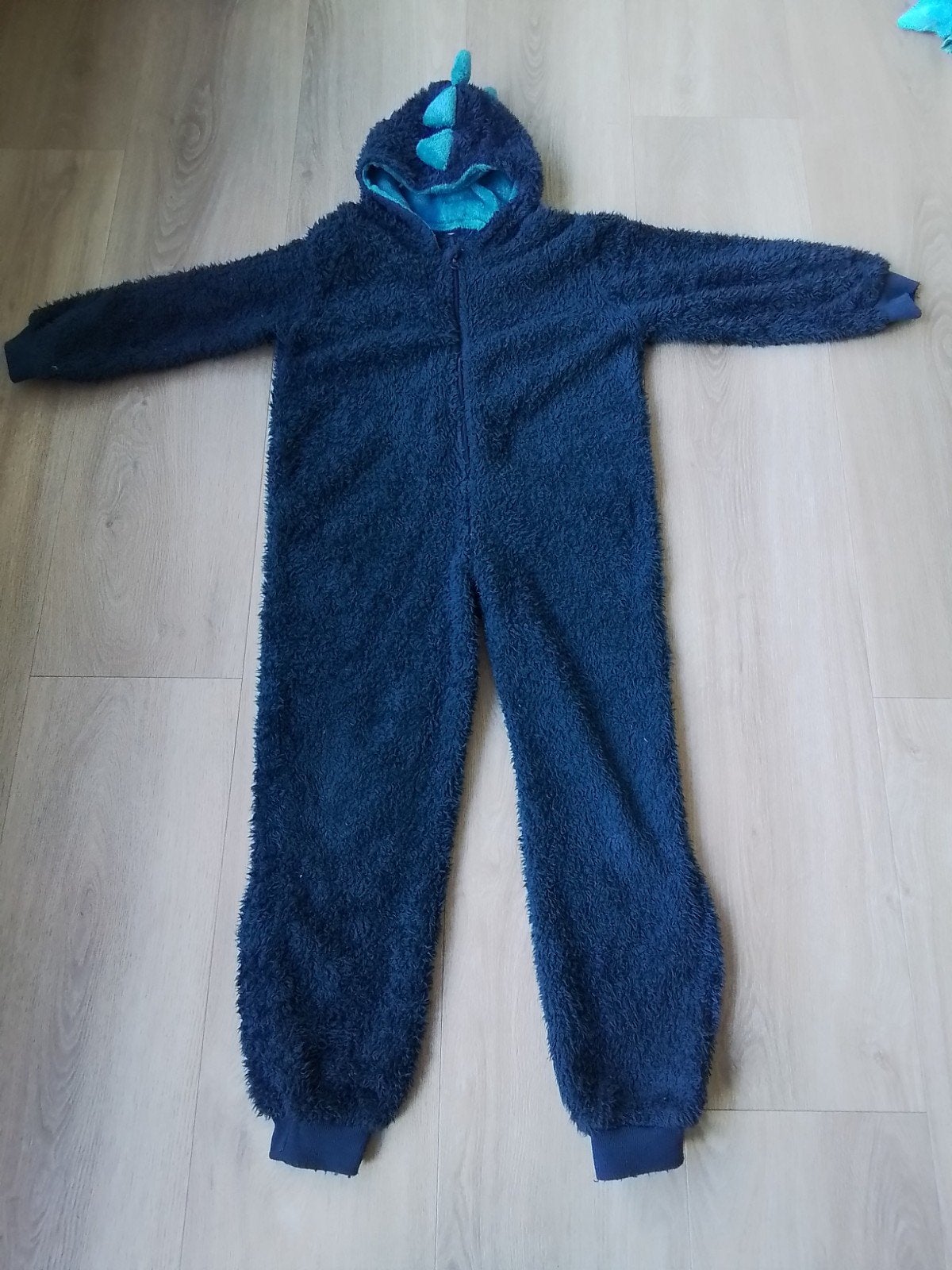 blauw-groene  onesie mt 128-134, Ophalen of Verzenden, Zo goed als nieuw, Jongen, Nacht- of Onderkleding