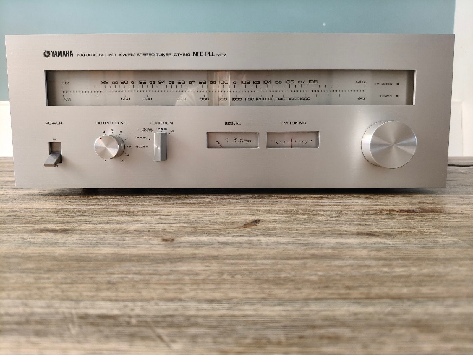 Yamaha CT-610 Natural Sound AM/FM Stereo Tuner, Ophalen of Verzenden, Zo goed als nieuw, Analoog