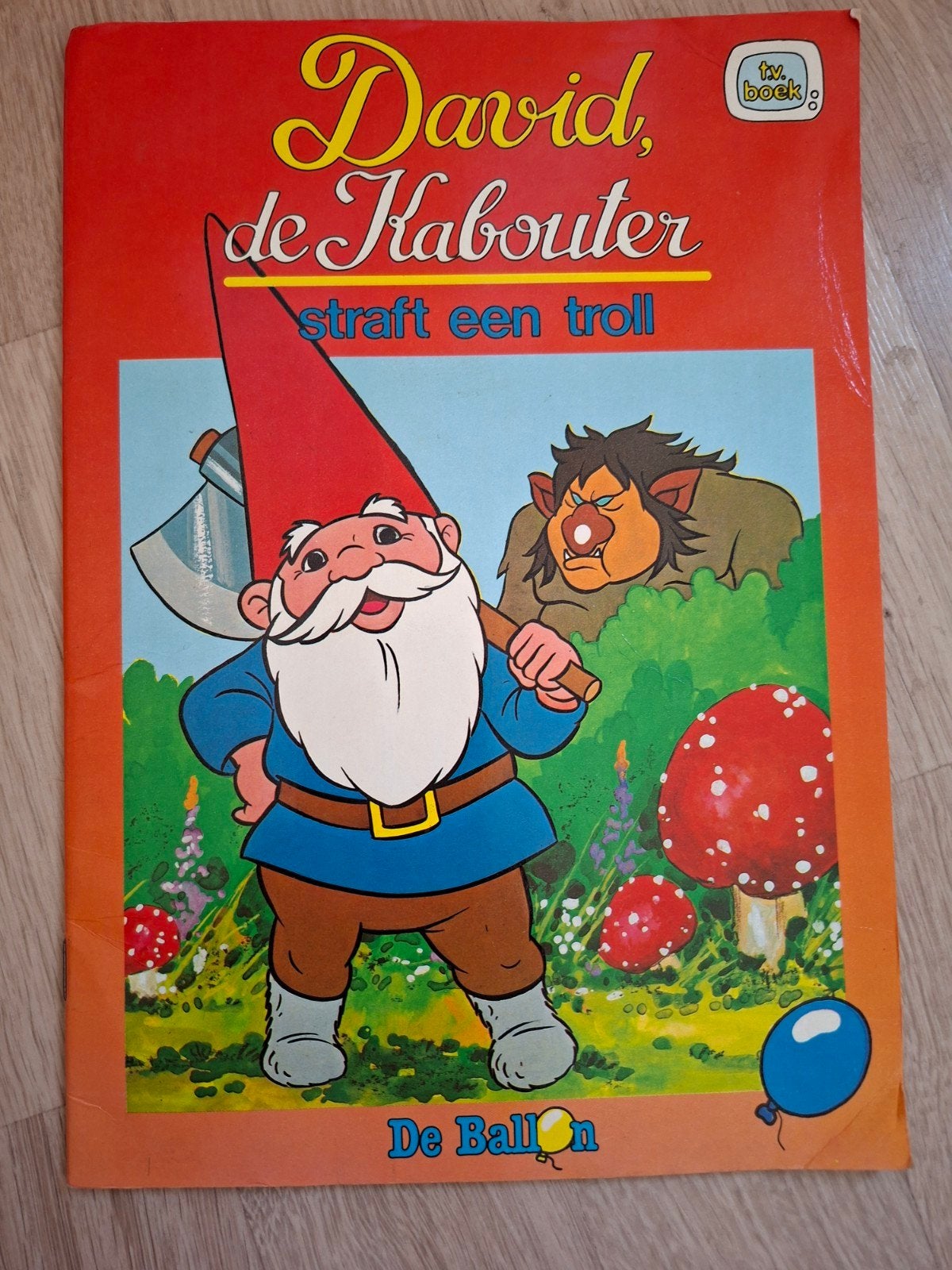 David de Kabouter straft een trol - TV Boek, Ophalen of Verzenden, Gelezen, David de Kabouter (gebaseerd op de tv-serie), Sprookjes