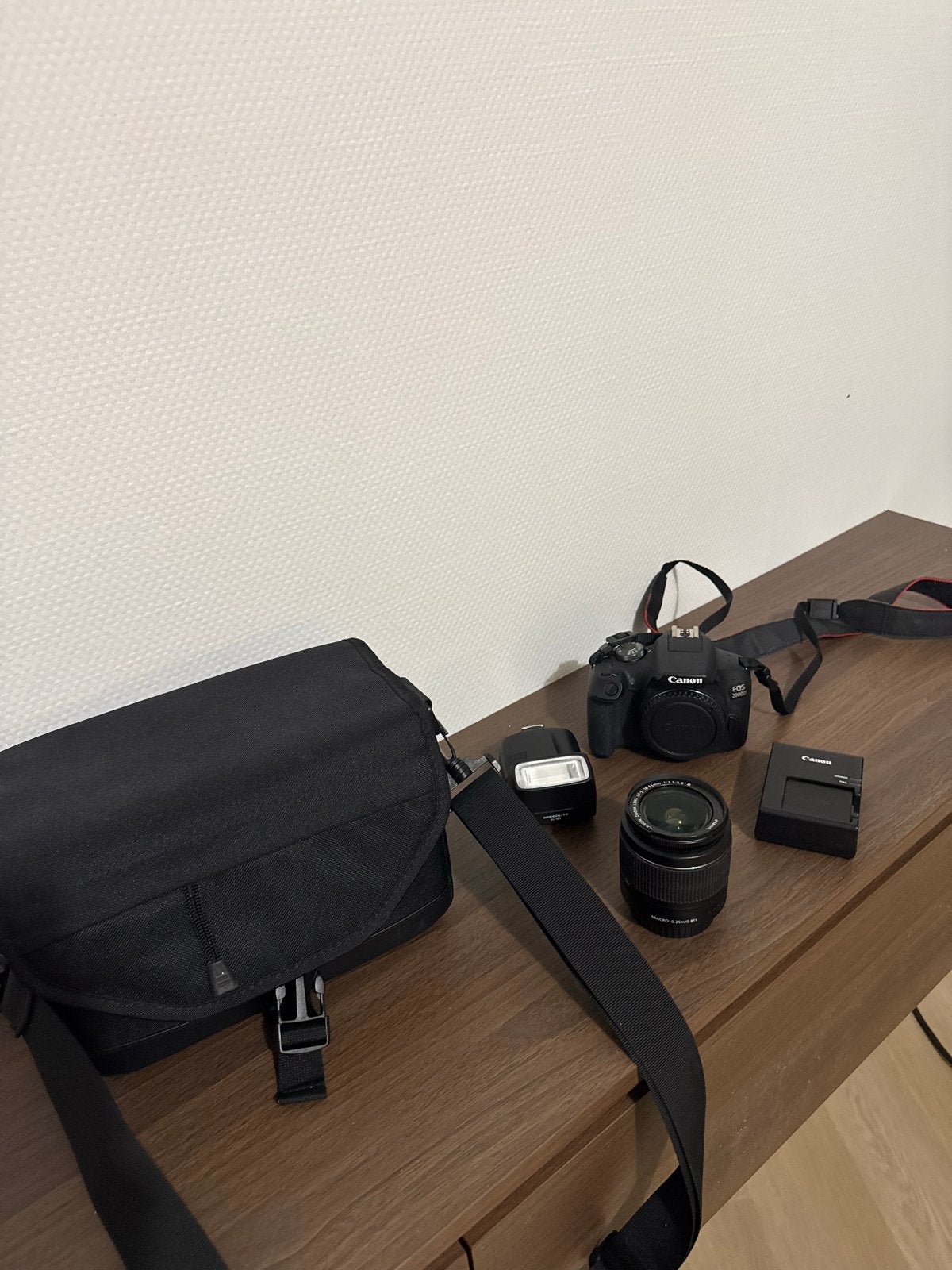 Canon EOS 200D kit met Speedlite EL-100 en 18-55mm lens, Audio, Tv en Foto, Fotocamera's Digitaal, Gebruikt, Spiegelreflex, Canon