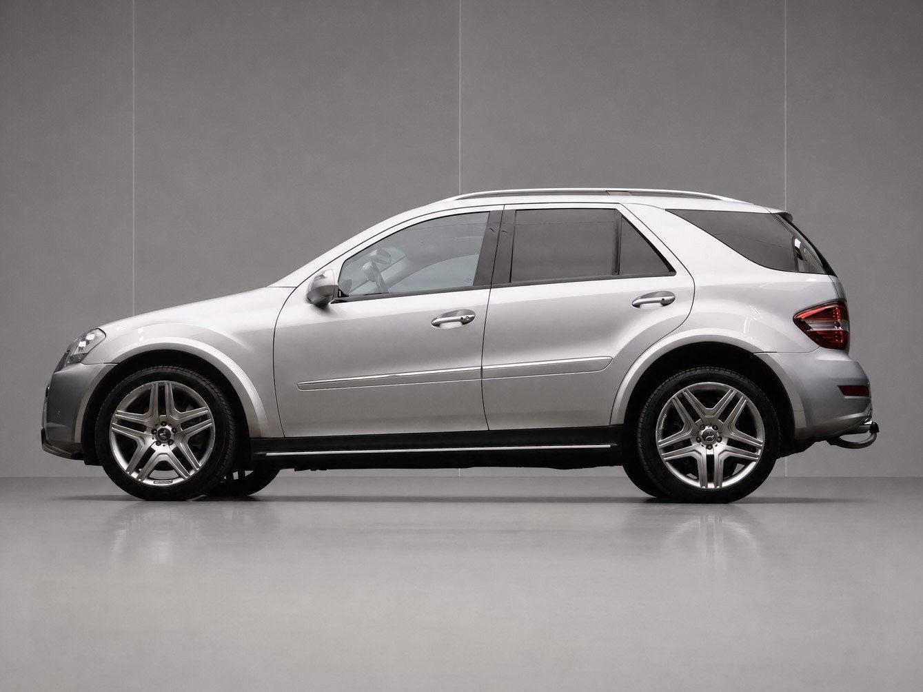 Mercedes-Benz M-klasse AMG 63 sport (SCHUIFDAK,NAVI,CAMERA,S, Auto's, Mercedes-Benz, Automaat, Gebruikt, 8 cilinders, 510 pk