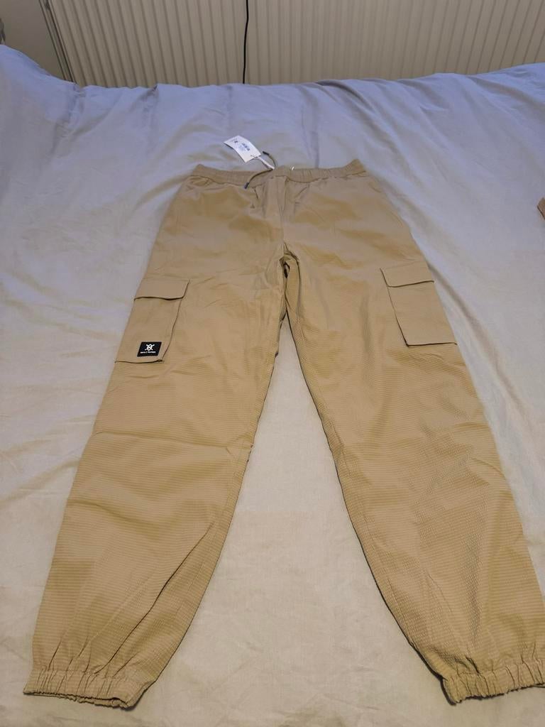 Daily Paper Cargo Broek Beige - Nieuw met labels, Kleding | Heren, Broeken en Pantalons, Nieuw, Maat 48/50 (M), Beige, Verzenden