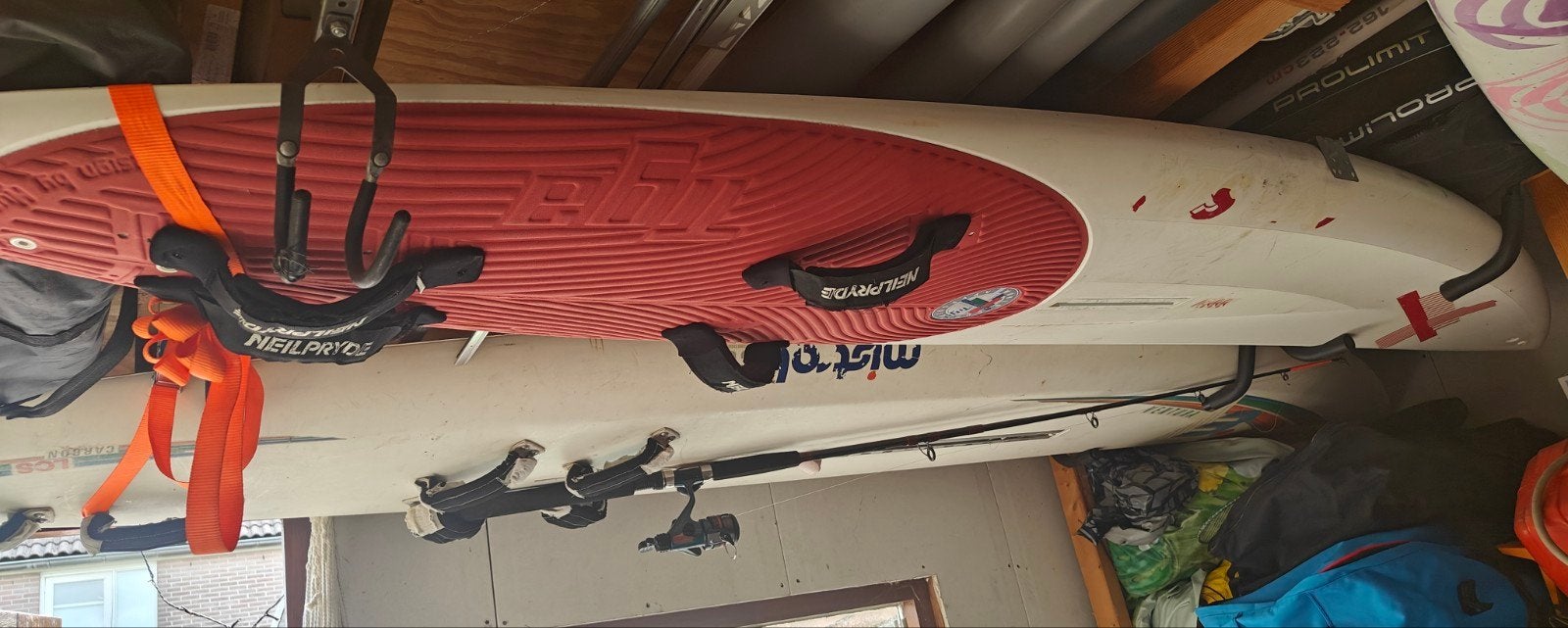Tiga Slalom Race 2.68 Windsurfplank, Ophalen, 250 tot 300 cm, Gebruikt, Met vin(nen)