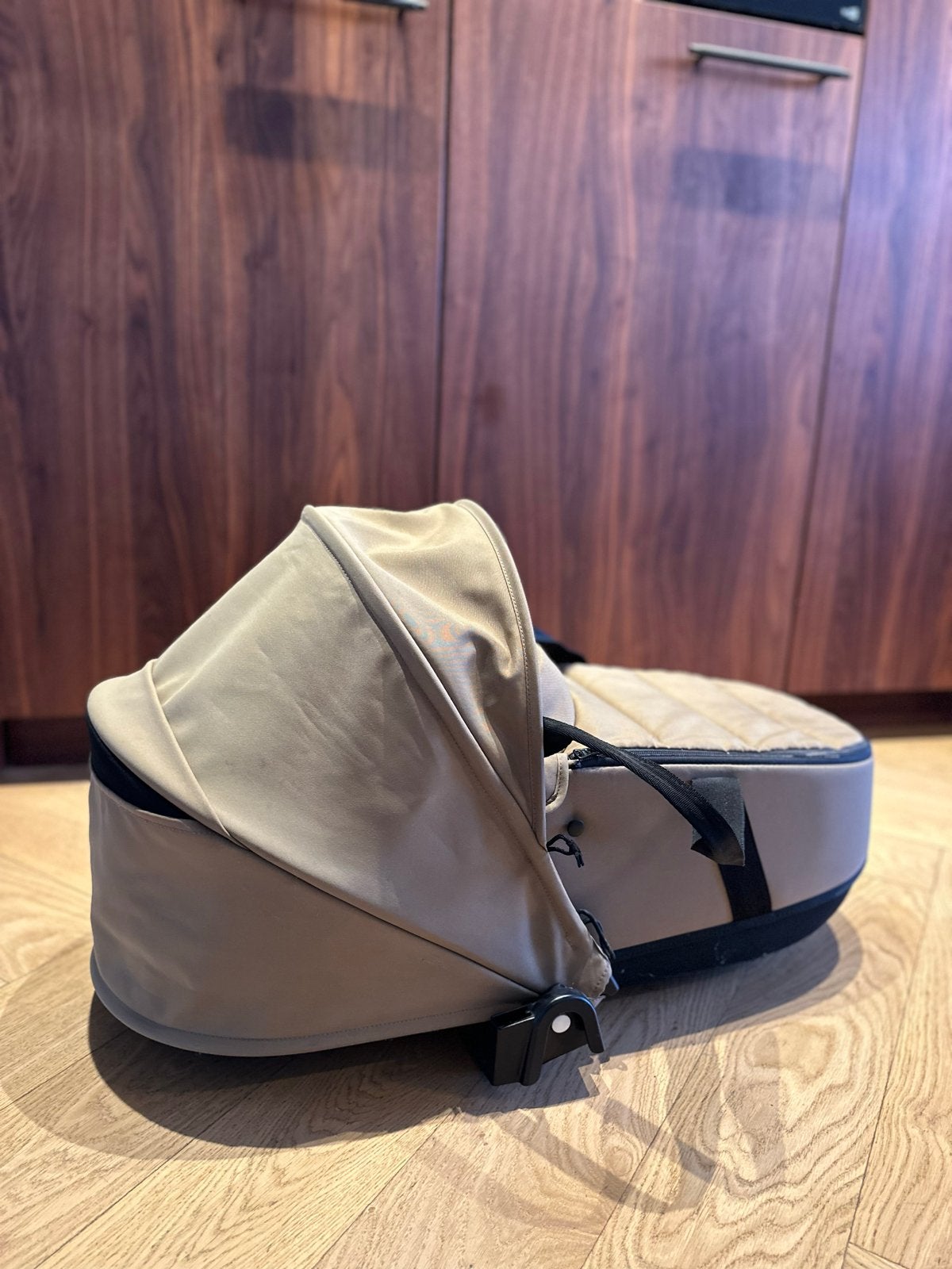 Stokke Yoyo bassinet te koop, Kinderen en Baby's, Buggy's, Ophalen, Gebruikt, Zonnekap