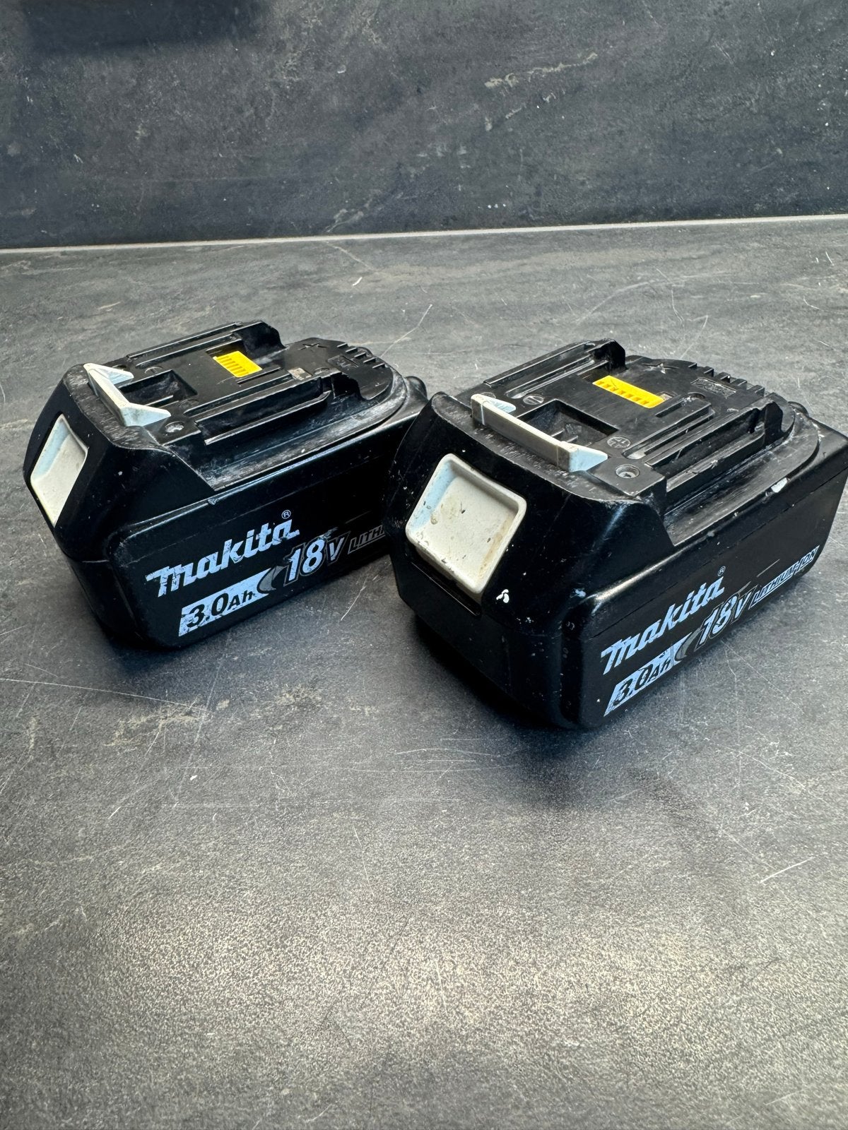 Makita accu's 3 Ah 18V Type BL1830B 1 x, Ophalen of Verzenden, Gebruikt