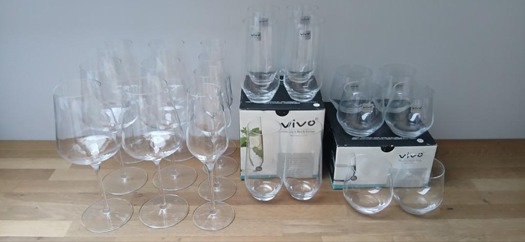 18 (wijn) glazen VIVO Villeroy en Boch kristal nieuw en zgan, Ophalen of Verzenden, Nieuw, Glas, Glas of Glazen