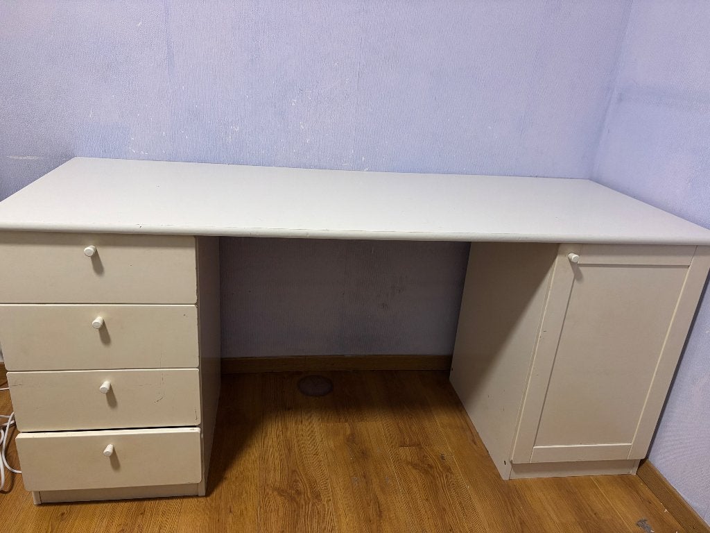 Wit bureau met lades en kast (130x60x68 cm), Ophalen, Met lades, Gebruikt, Hout