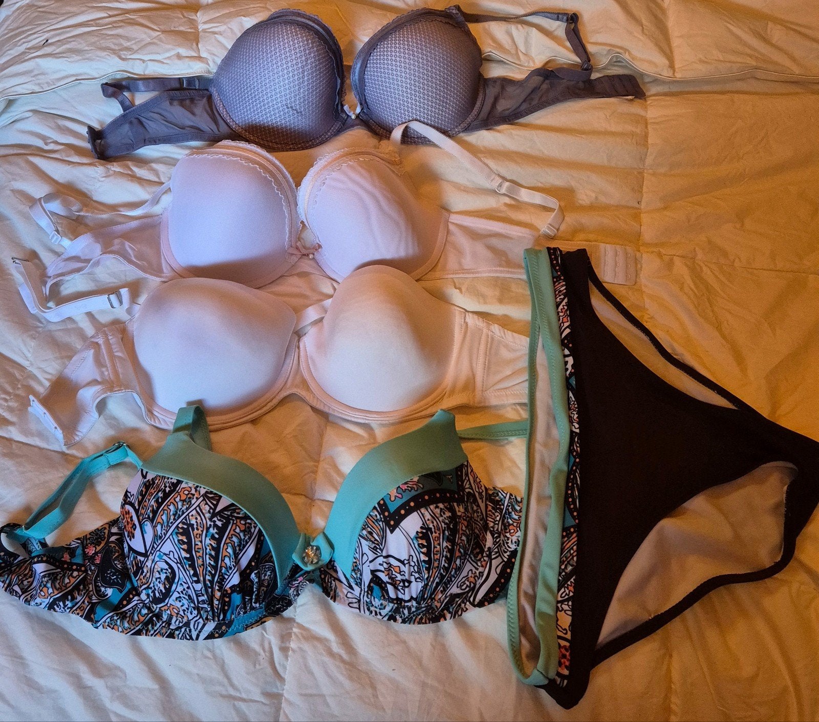 3 bh's en 1 bikini (80E, 75E), Kleding | Dames, Diverse merken, Ophalen of Verzenden, Meerkleurig, BH