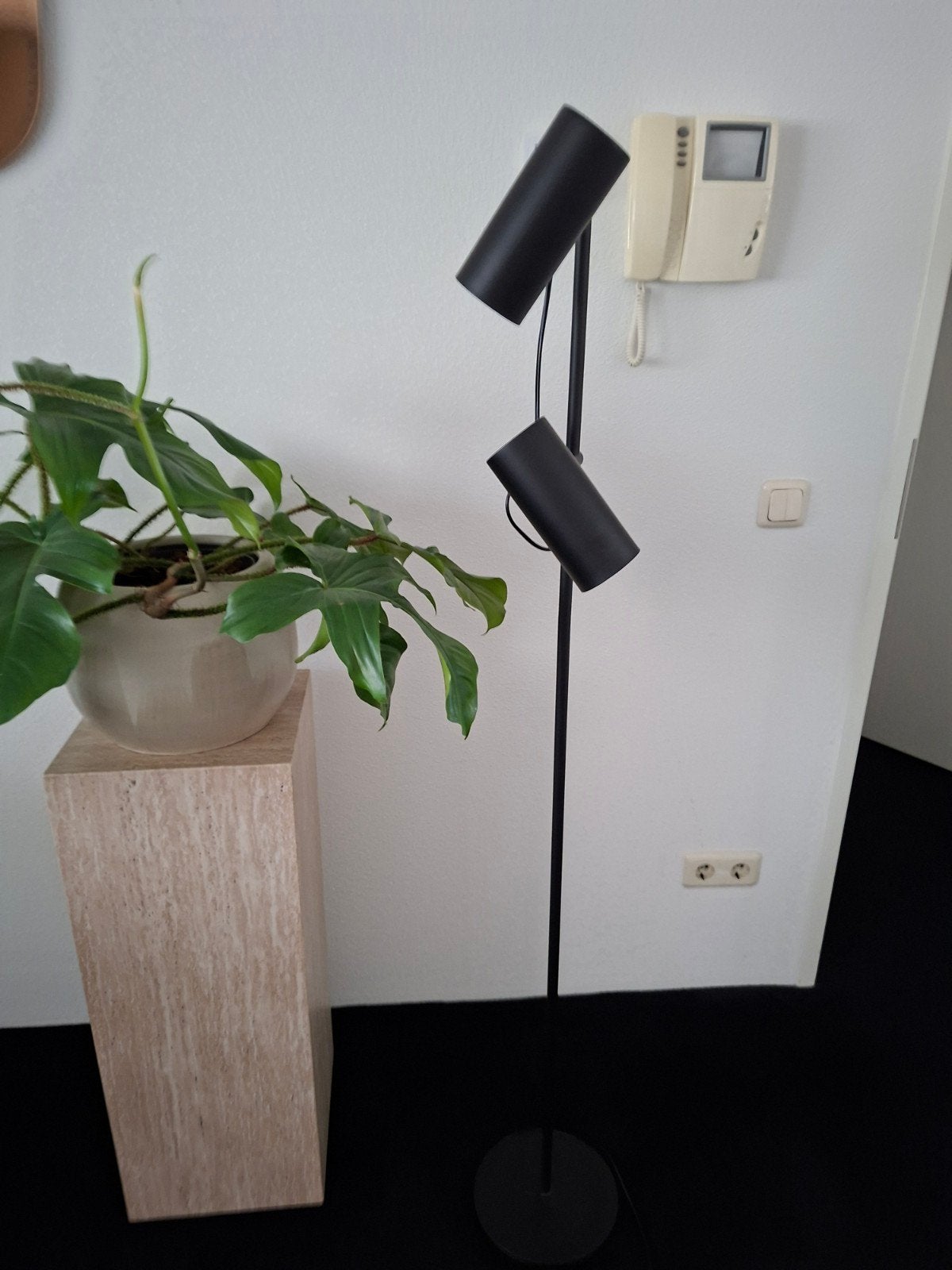 Zwarte metalen lamp, Ophalen