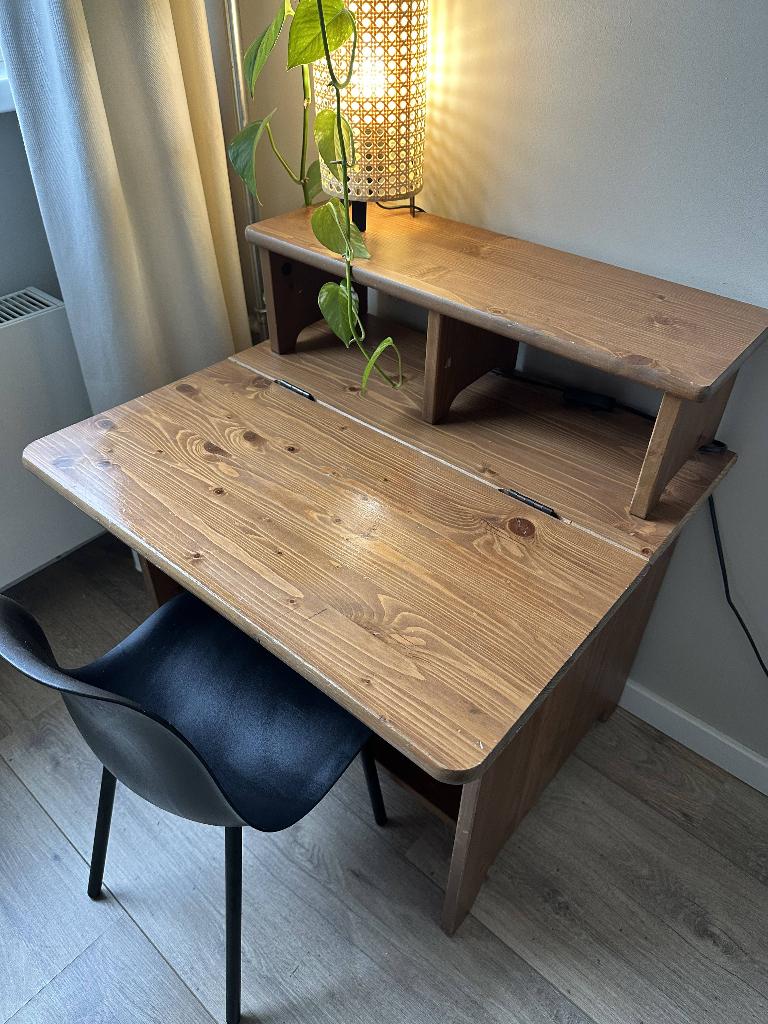 Houten bureautje/tafel met zwarte stoel voor peuter/kleuter, Ophalen, Gebruikt, Tafel(s) en Stoel(en)