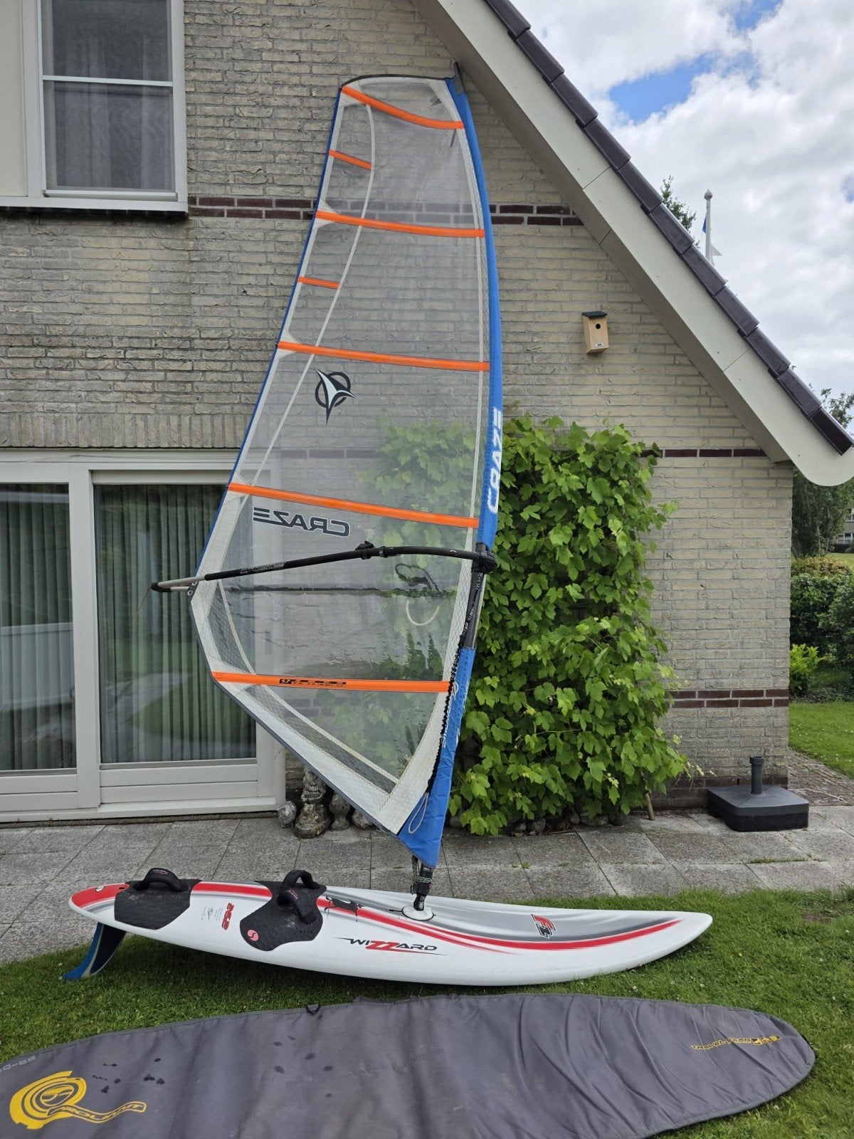 F2 surfplank met 5,7 m2 zeil en beschermhoes, Watersport en Boten, Windsurfen, Ophalen, Complete set