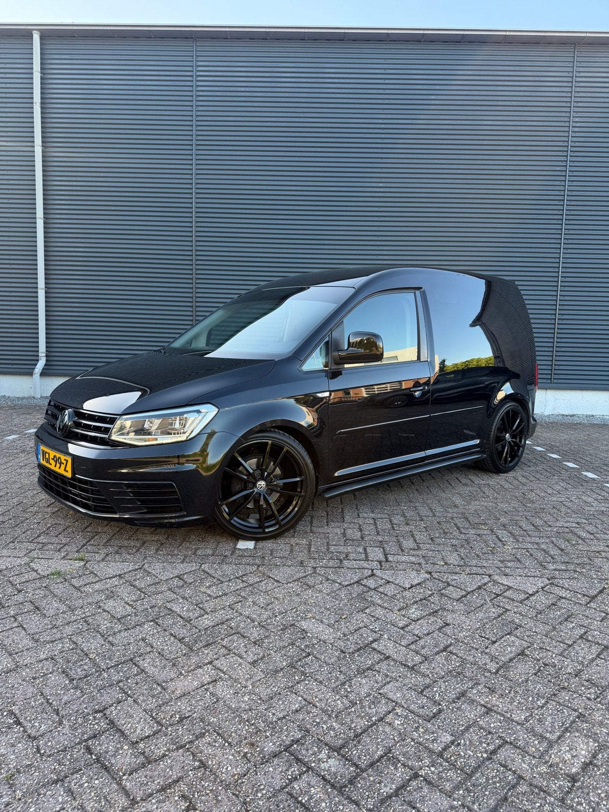 Volkswagen Caddy 2.0 TDI 75pk 2020 Zwart, Auto's, Bestelauto's, Particulier, Apple Carplay, Bluetooth, Centrale vergrendeling