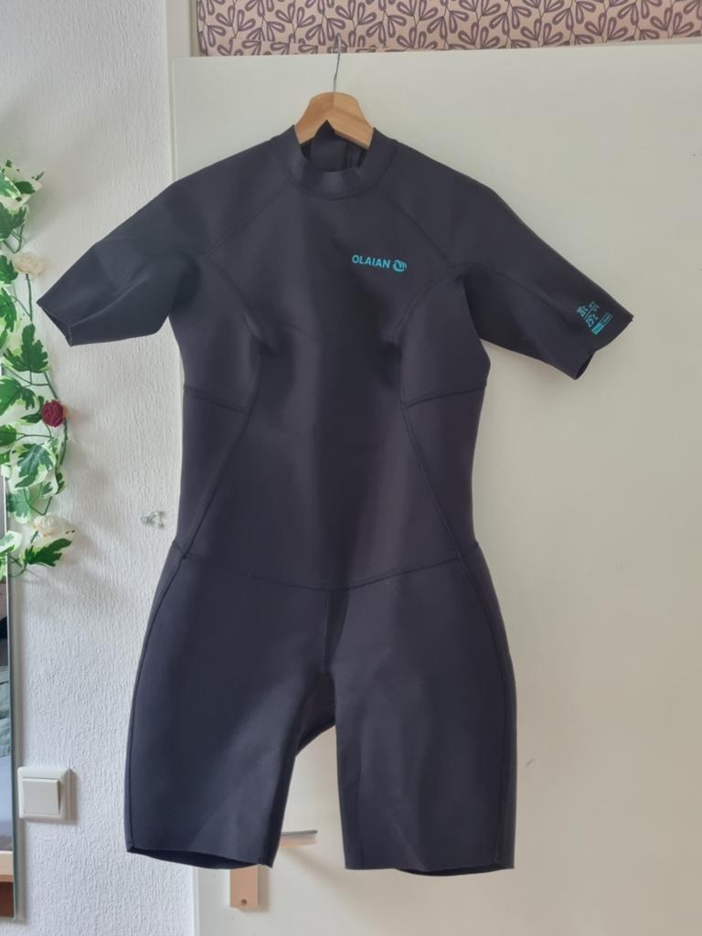 Olaian Wetsuit Shorty - Zwart met blauwe rits, Watersport en Boten, Ophalen of Verzenden, Nieuw, Overige typen, Met koord