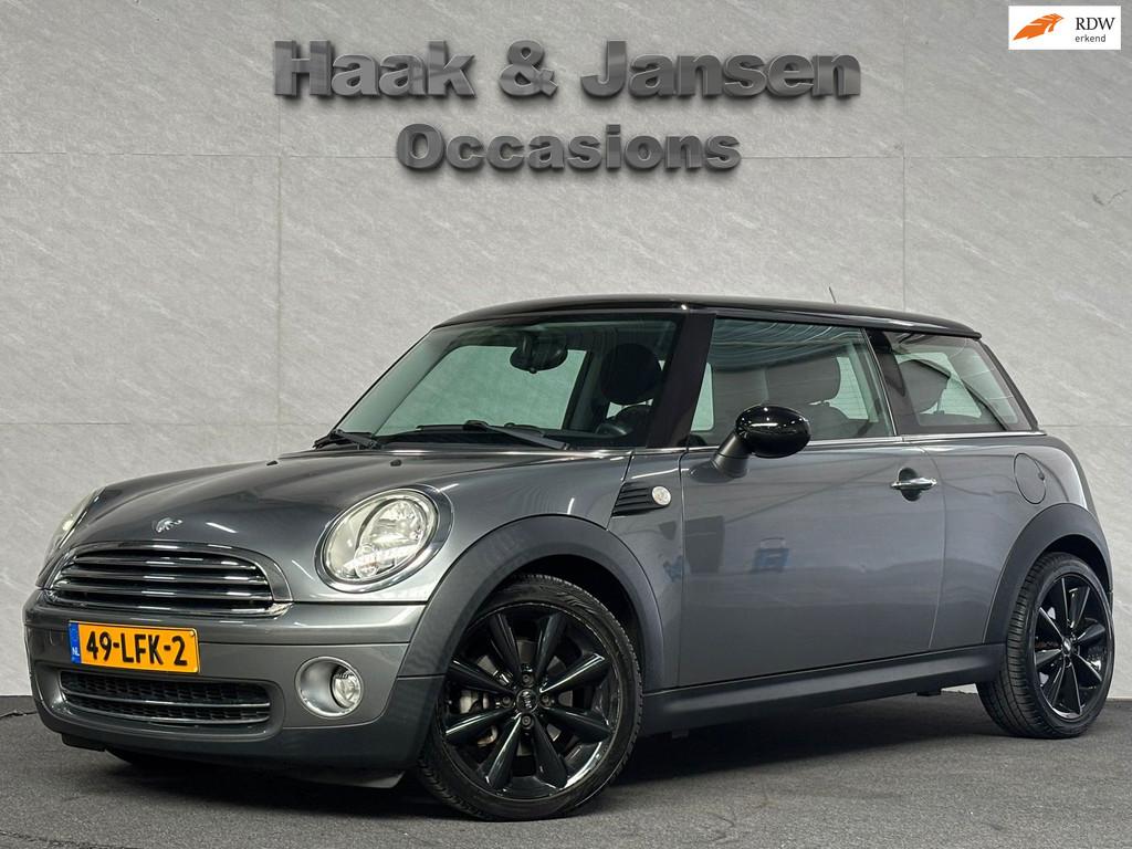 Mini Mini 1.6 Cooper Business Line - Cruise - Airco - Radio, Voorwielaandrijving, Gebruikt, 4 cilinders, 4 stoelen