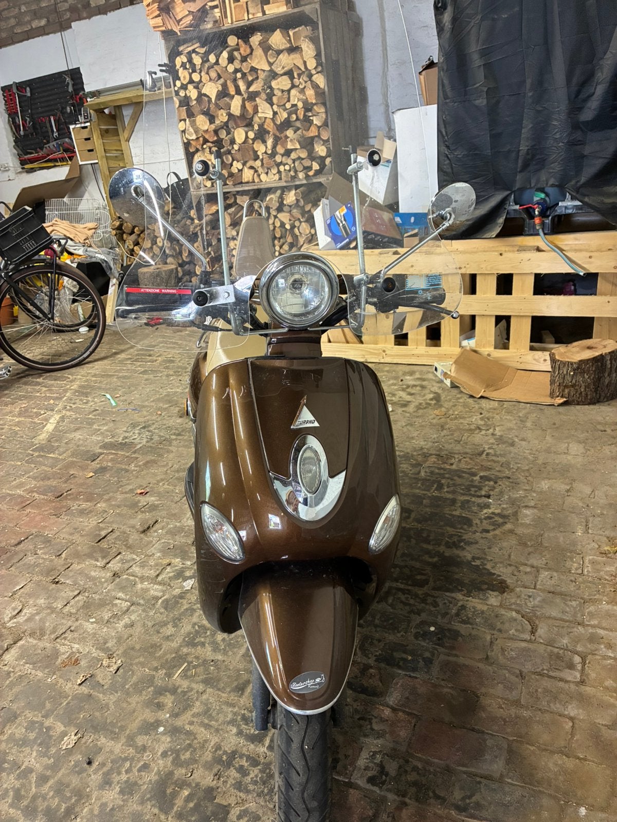 Turbho pisa scooter, Fietsen en Brommers, Snorfietsen en Snorscooters, Gebruikt, Overige merken, Benzine, Ophalen
