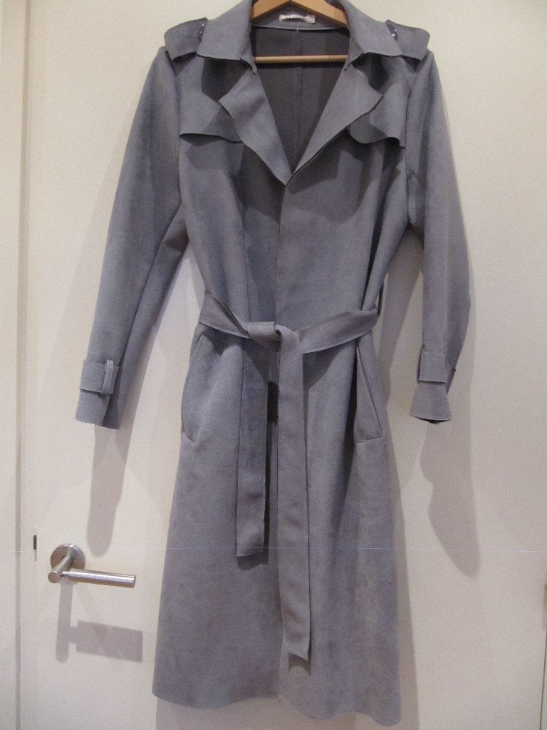 Suèdine trenchcoat maat M / L, Kleding | Dames, Ophalen of Verzenden, Zo goed als nieuw, Maat 38/40 (M), Blauw