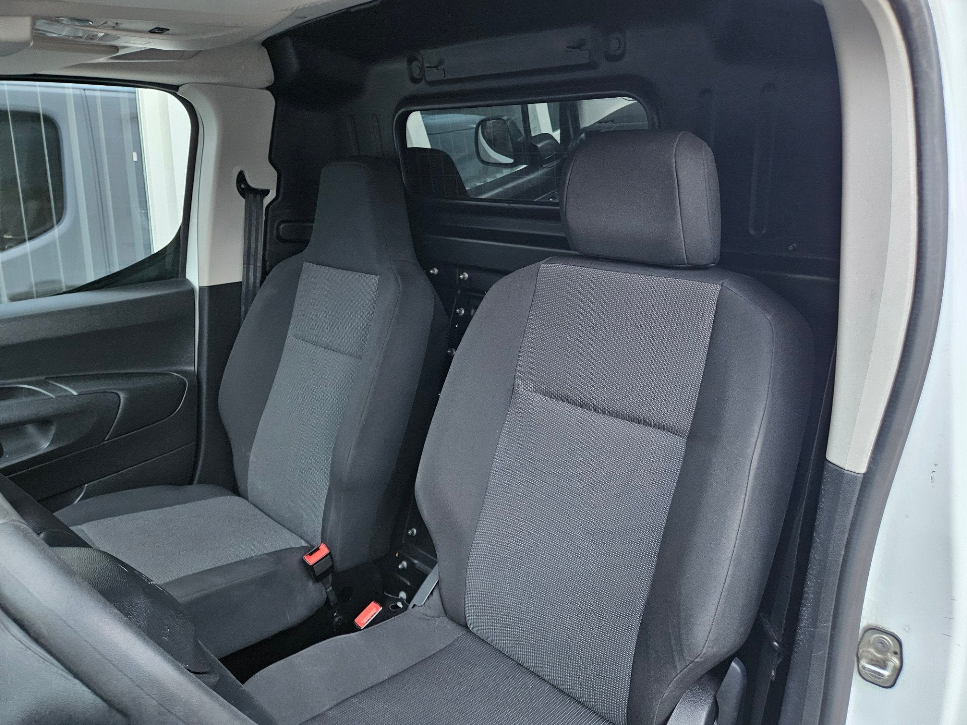 Peugeot Partner 1.5 BlueHDI Premium Airco! Cruise Control! C, Auto's, Voorwielaandrijving, Gebruikt, 4 cilinders, Wit