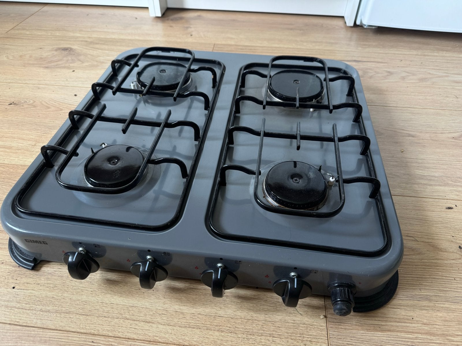 Gimeg 4-pits gasfornuis met gebreken, 60 cm of meer, Gas, Niet werkend, Vrijstaand