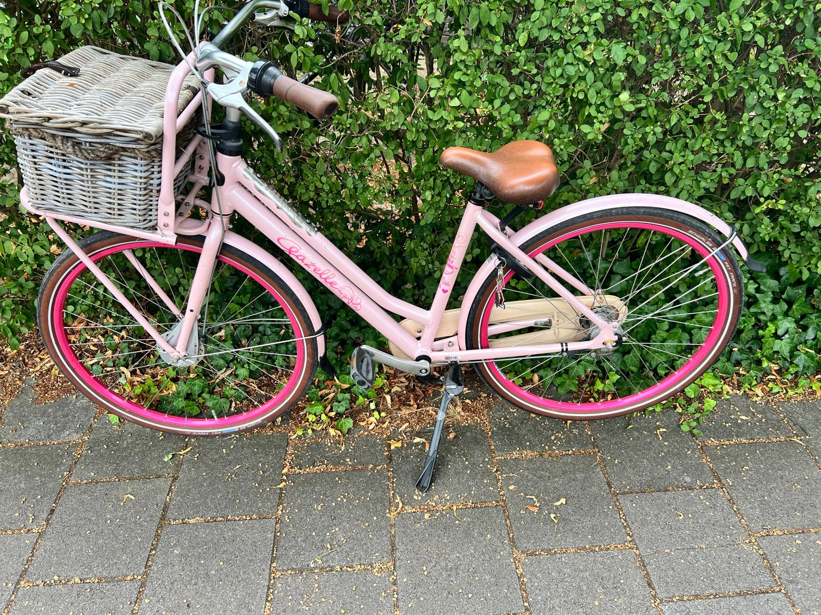 Roze Gazelle fiets met mandje en versnellingen, Ophalen, Terugtraprem, Gebruikt, Versnellingen