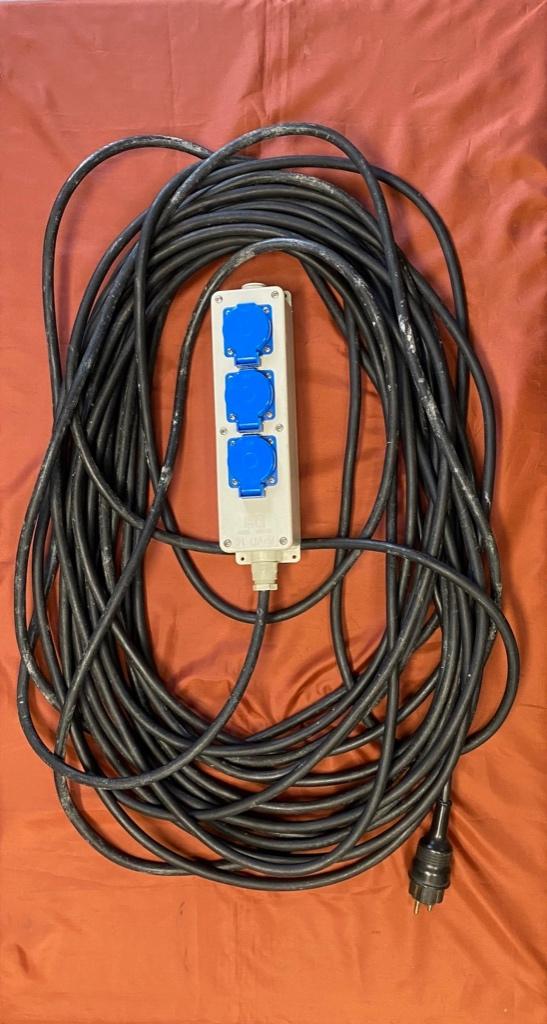 30 mtr 3 x 2,5 verlengsnoer met stekkerdoos  zware kwaliteit, Doe-het-zelf en Verbouw, Elektra en Kabels, Ophalen, Gebruikt, Kabel of Snoer