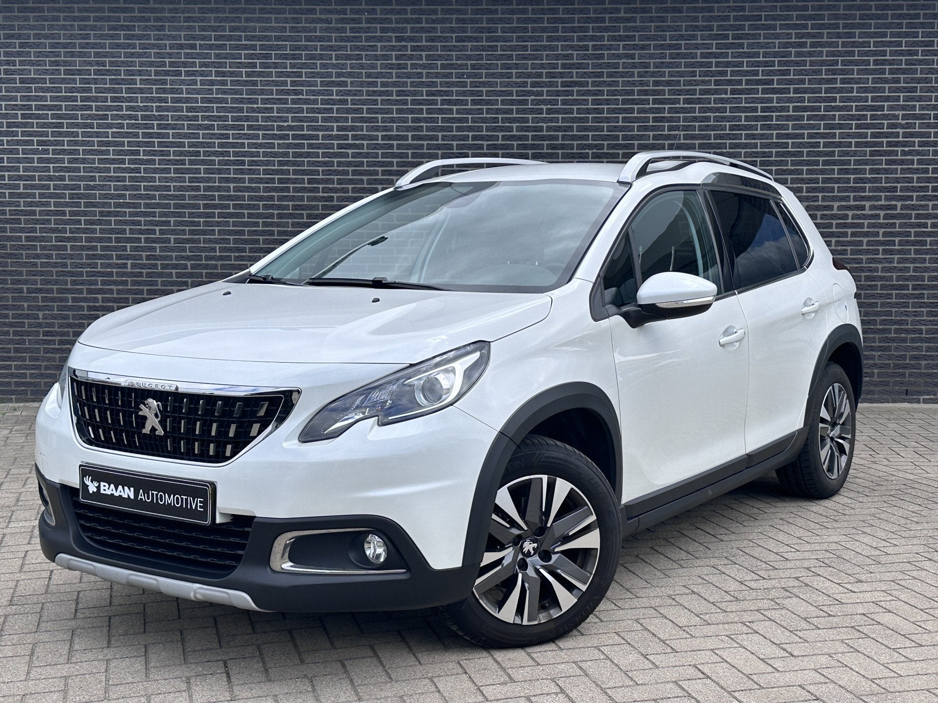 Peugeot 2008 1.2 PureTech Allure (bj 2018, automaat), Auto's, Peugeot, Euro 6, 1199 cc, 1165 kg, Wit