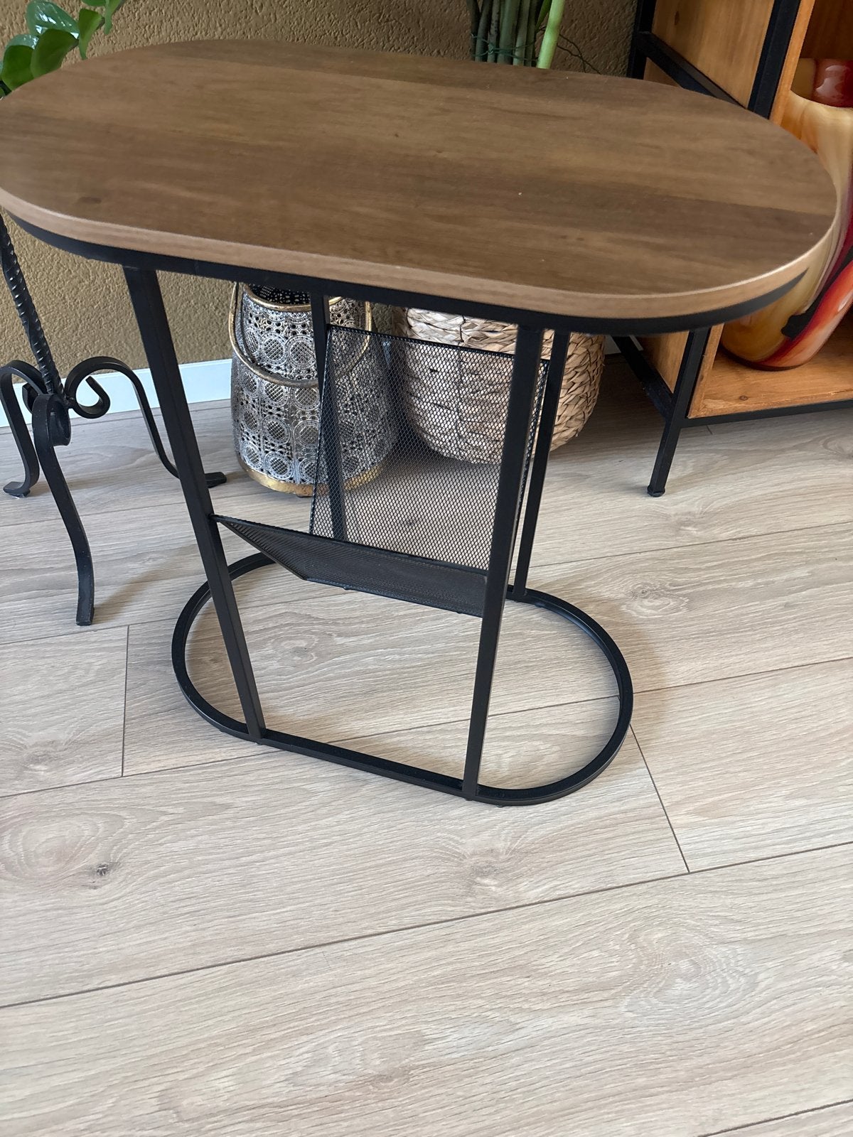 Ovale bijzettafel met opbergruimte - Hout en metaal, Gebruikt, 55 tot 75 cm, Ovaal, Hout