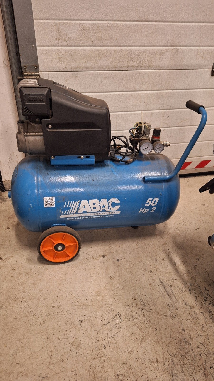compressor abac, Doe-het-zelf en Verbouw, Compressors, 25 tot 100 liter, Ophalen, 200 tot 400 liter/min