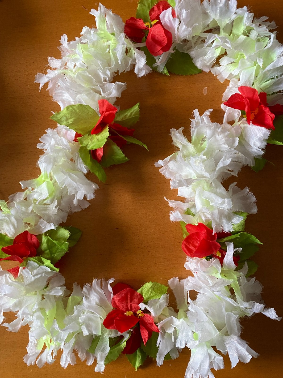 Hawaïaanse Bloemenketting - Wit en Rood, Ophalen of Verzenden, Zo goed als nieuw, Feestartikel, Overige