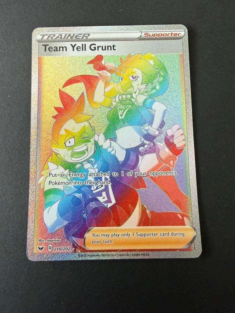 Sword & Shield 210/202 Team yell Grunt, Ophalen of Verzenden, Zo goed als nieuw, Losse kaart