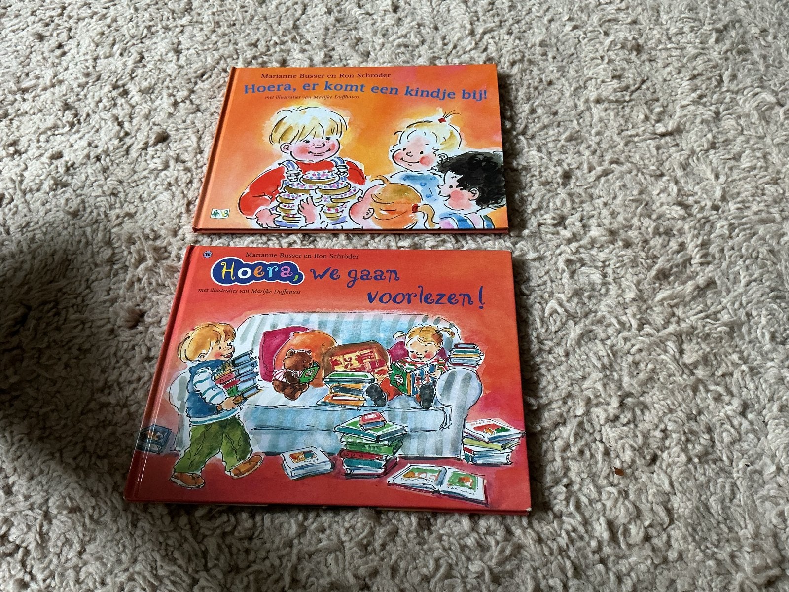 Hoera, er komt een kindje bij! & Hoera, we gaan voorlezen, Ophalen of Verzenden, Zo goed als nieuw