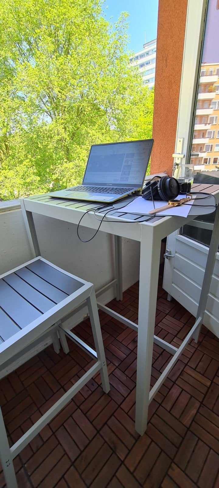 IKEA SJÄLLAND balkonset met hoge tafel en 2 barkrukken., Ophalen of Verzenden
