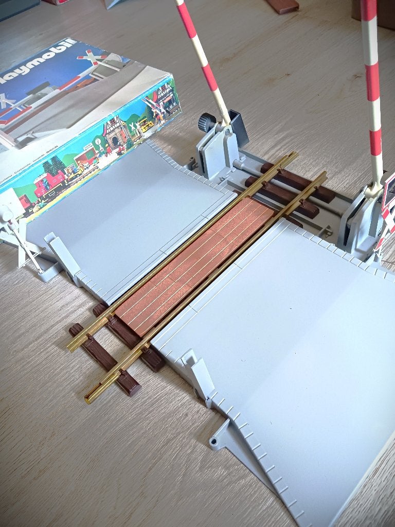 Playmobil overweg voor LGB rails nr 4364, Overige merken, Gebruikt, Gelijkstroom, Brug, Tunnel of Gebouw