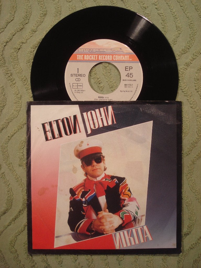 Elton John 7" Vinyl Single: ‘Nikita’ (Nederland), Ophalen of Verzenden, Zo goed als nieuw, 7 inch, Pop